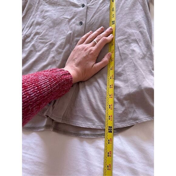 NWT James Peres V-Neck Long Sleeve Button-Up Top Size: S - Picture 5 of 11